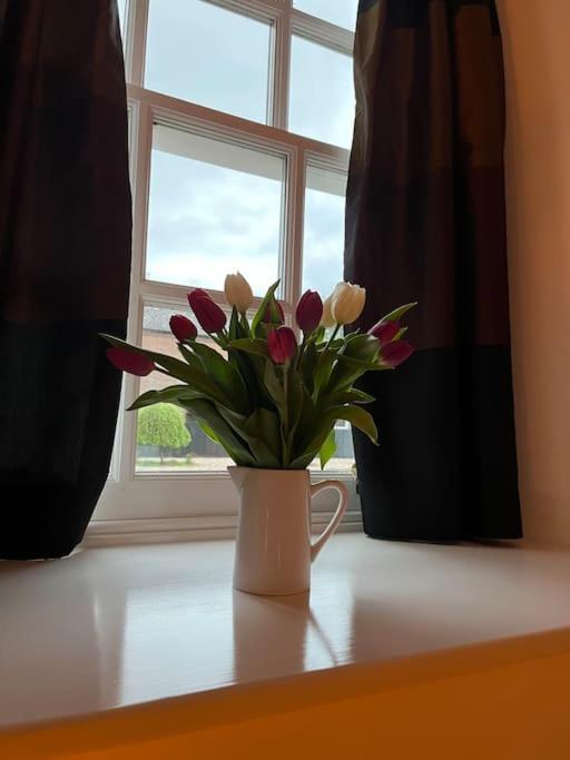Courtyard Cottage Локербі Екстер'єр фото